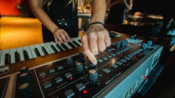 Udemy Electronic Music Production Synthesis TUTORiAL
